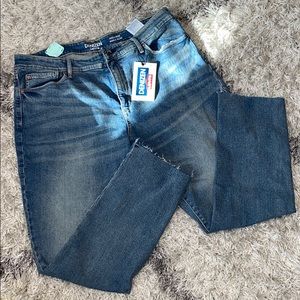 ‼️NEW‼️Denizen from Levi’s high-rise ankle slim